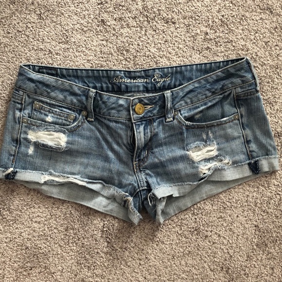 american eagle destroyed shorts